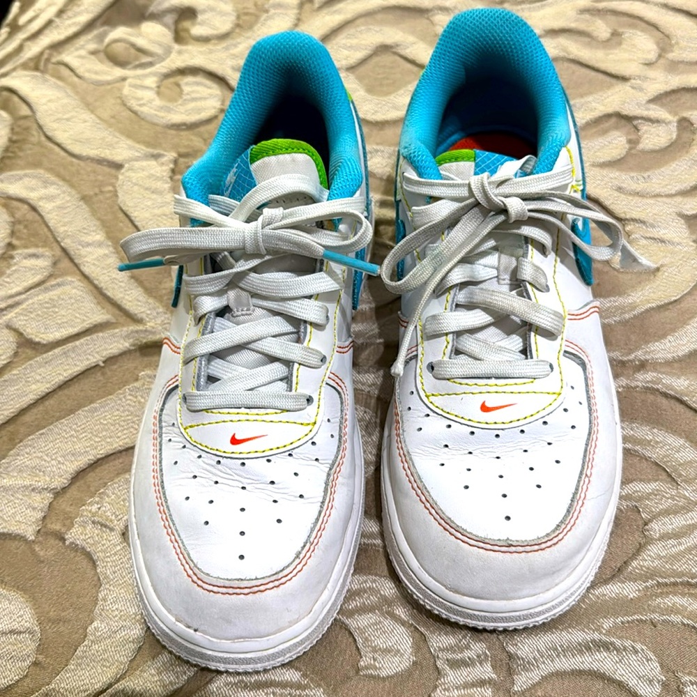 Nike sneakers girls